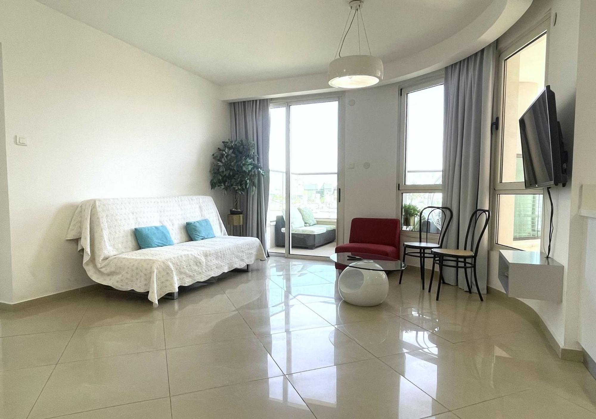 2br Vacation Apartment *